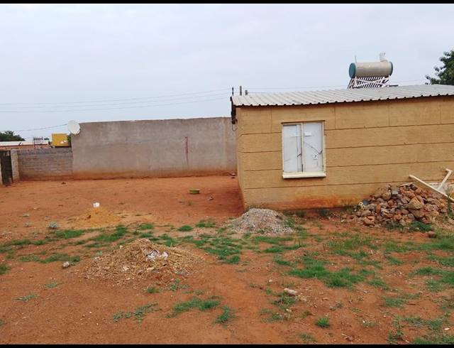 1 BEDROOM HOUSE FOR SALE IN LEHAE